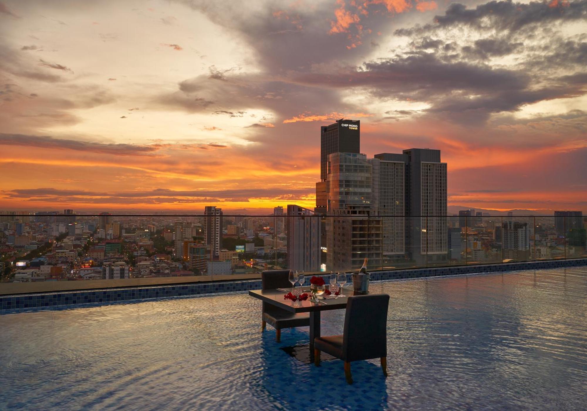 Luxcity Hotel & Apartment Phnom Penh Zewnętrze zdjęcie