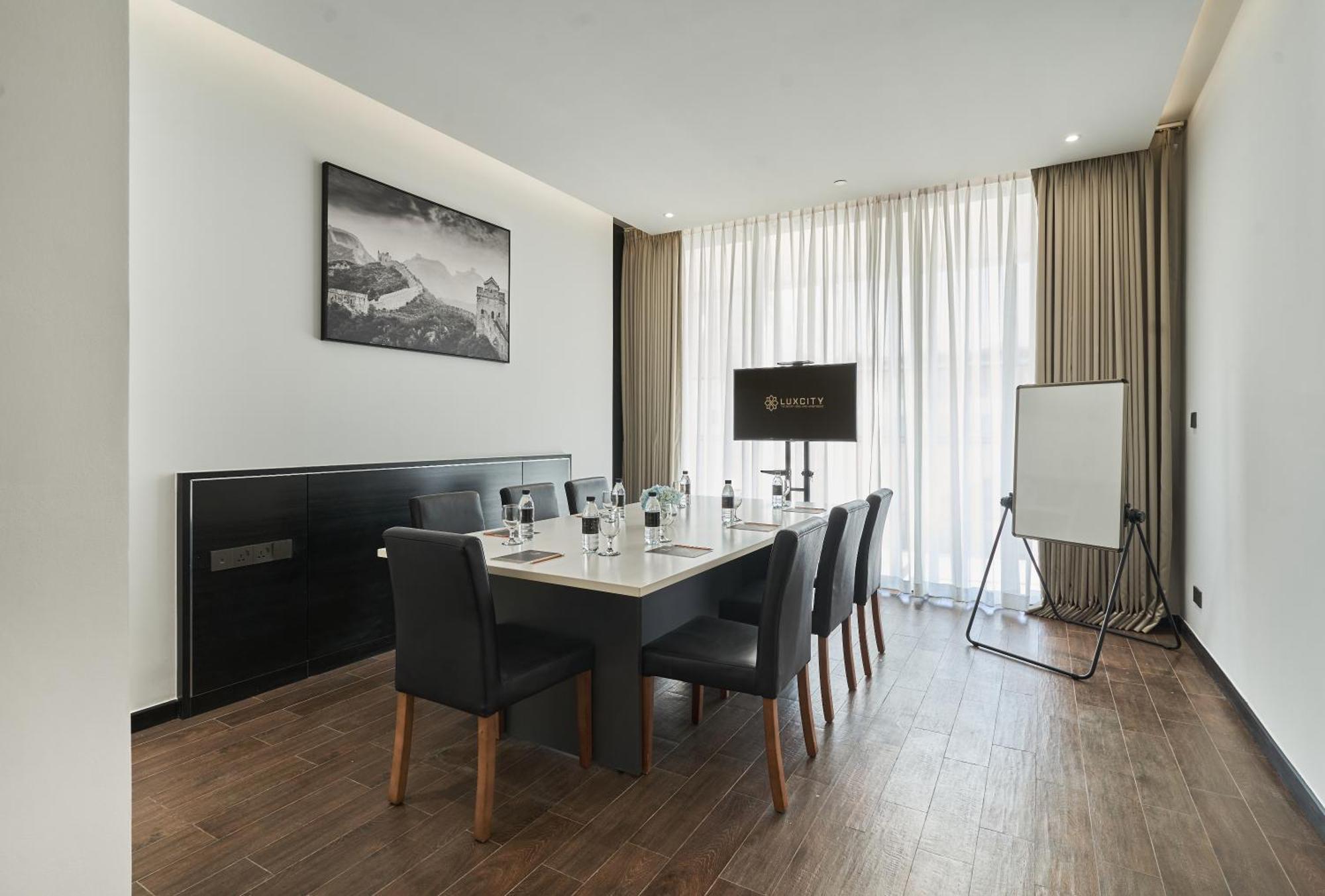 Luxcity Hotel & Apartment Phnom Penh Zewnętrze zdjęcie