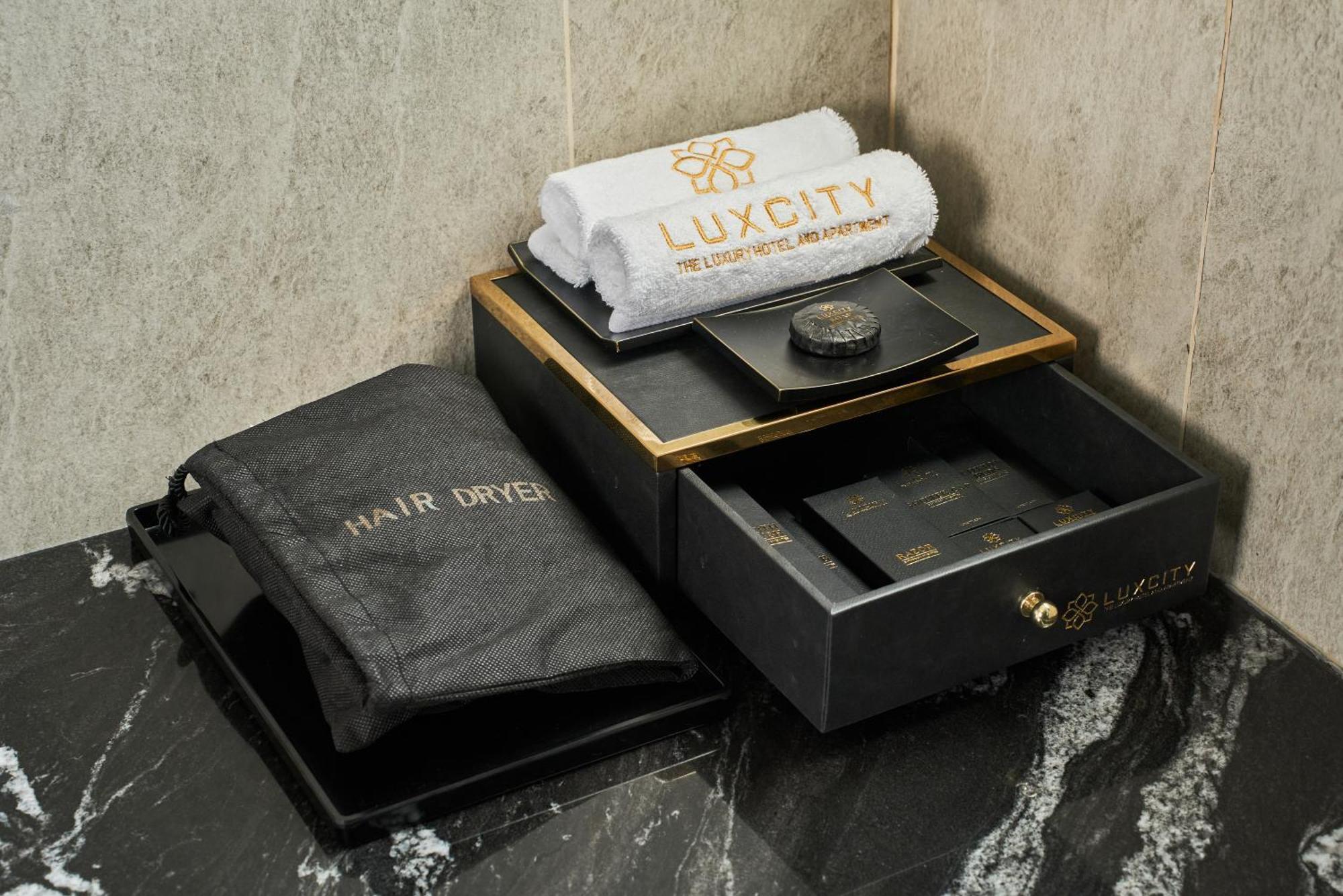 Luxcity Hotel & Apartment Phnom Penh Zewnętrze zdjęcie