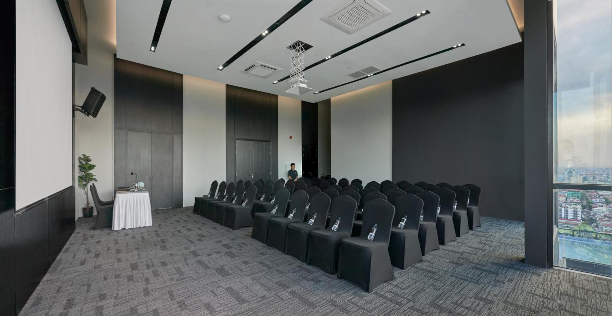 Luxcity Hotel & Apartment Phnom Penh Zewnętrze zdjęcie