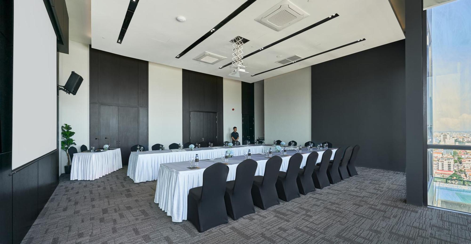 Luxcity Hotel & Apartment Phnom Penh Zewnętrze zdjęcie