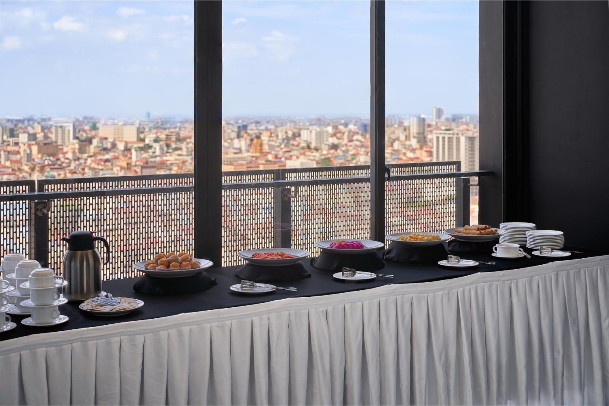 Luxcity Hotel & Apartment Phnom Penh Zewnętrze zdjęcie