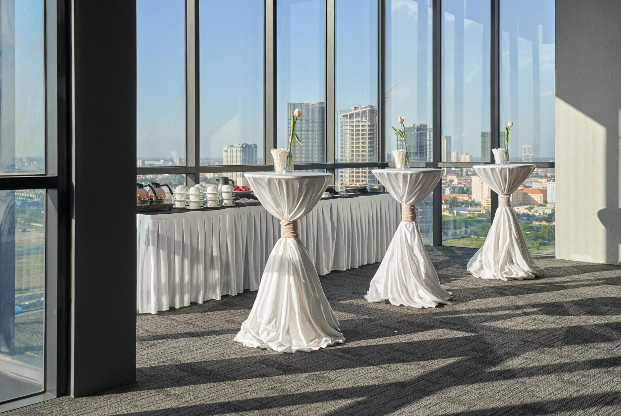 Luxcity Hotel & Apartment Phnom Penh Zewnętrze zdjęcie