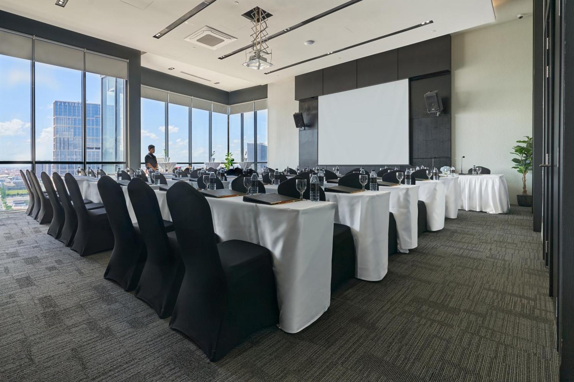 Luxcity Hotel & Apartment Phnom Penh Zewnętrze zdjęcie