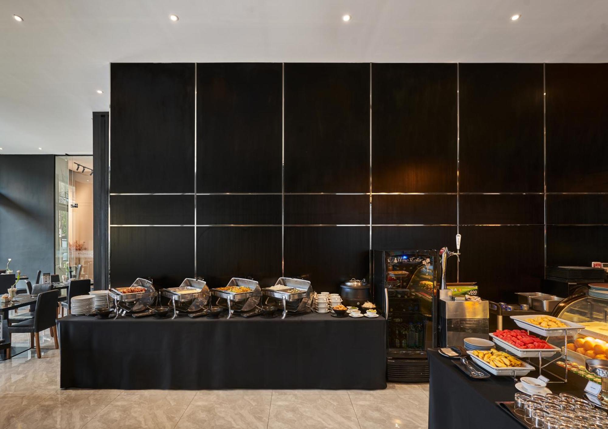 Luxcity Hotel & Apartment Phnom Penh Zewnętrze zdjęcie