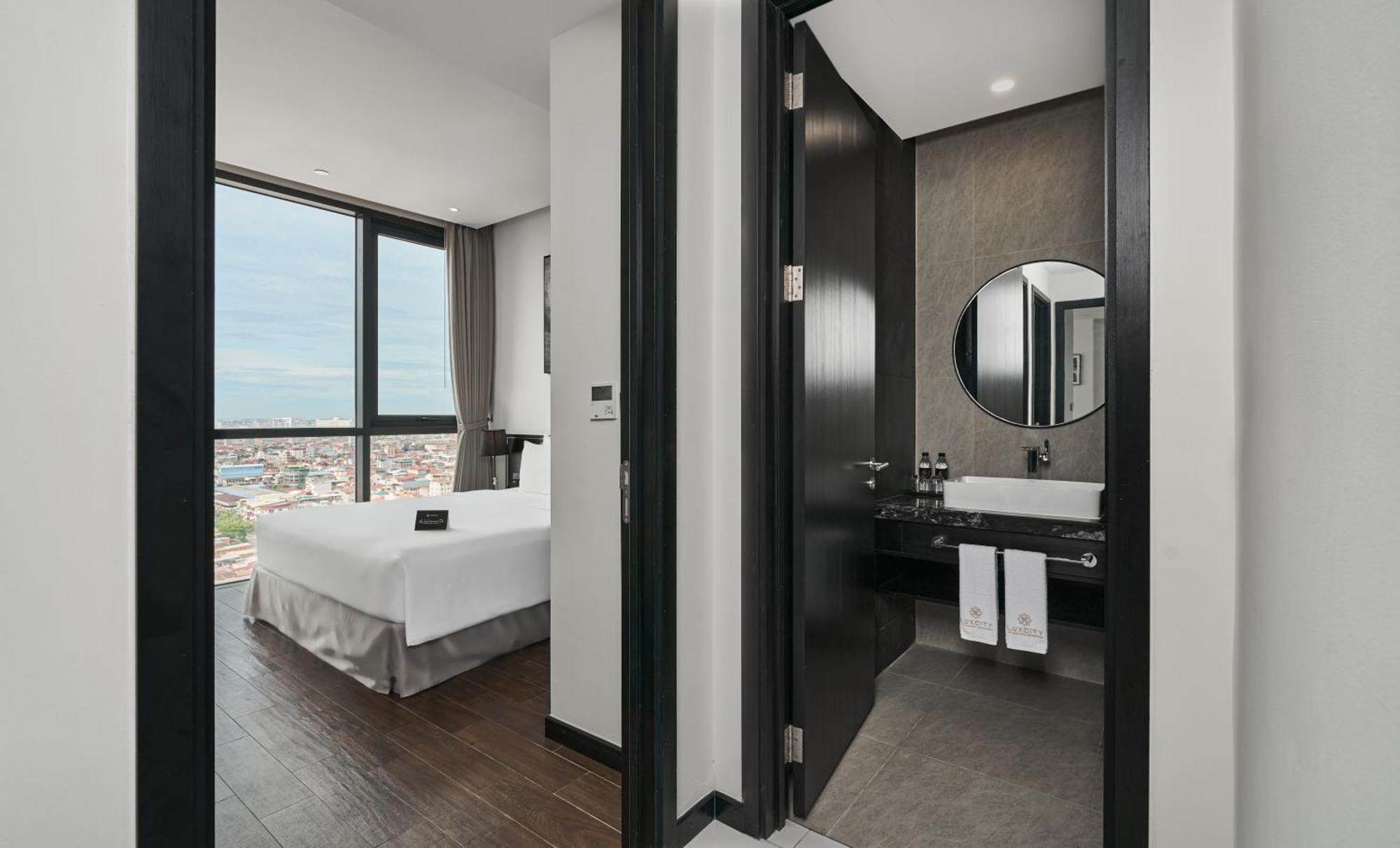 Luxcity Hotel & Apartment Phnom Penh Zewnętrze zdjęcie