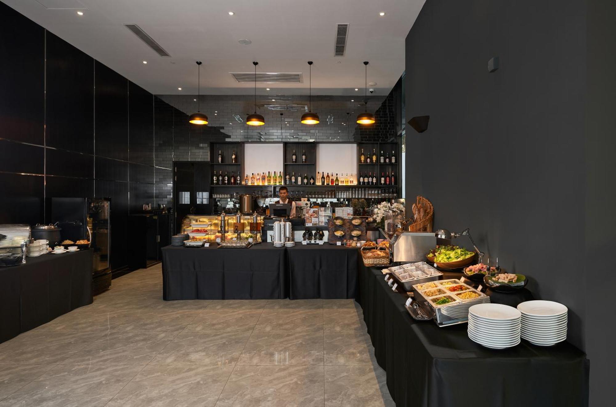 Luxcity Hotel & Apartment Phnom Penh Zewnętrze zdjęcie